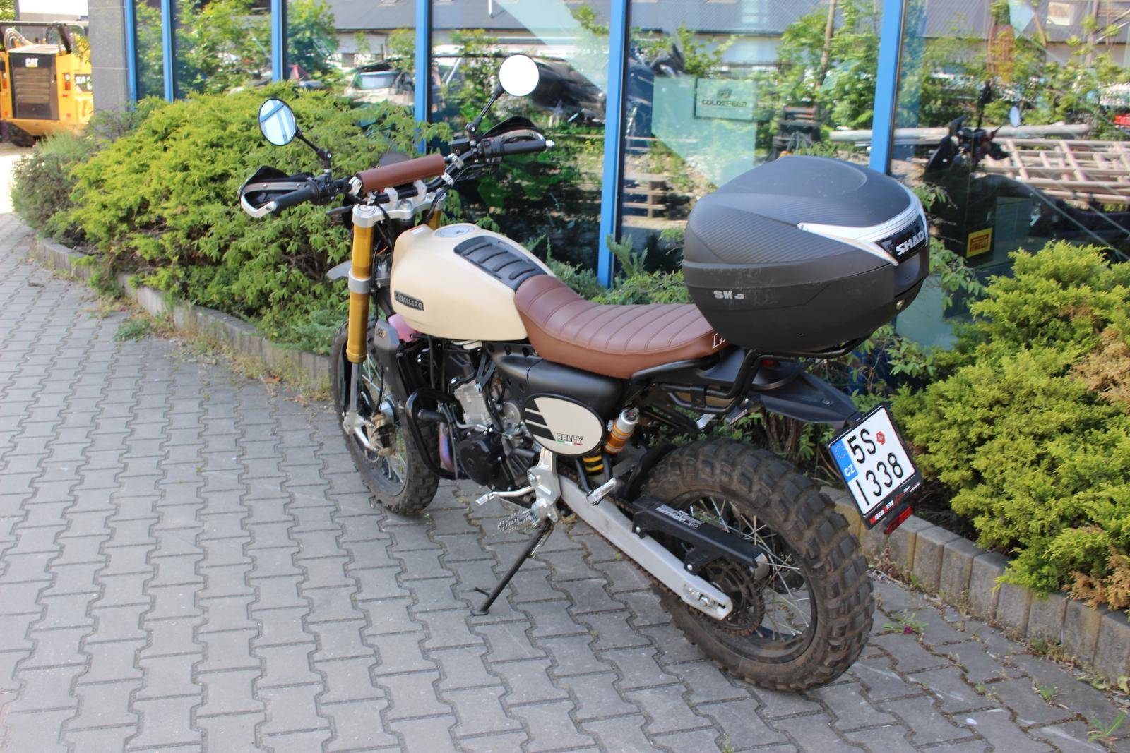 608647_5